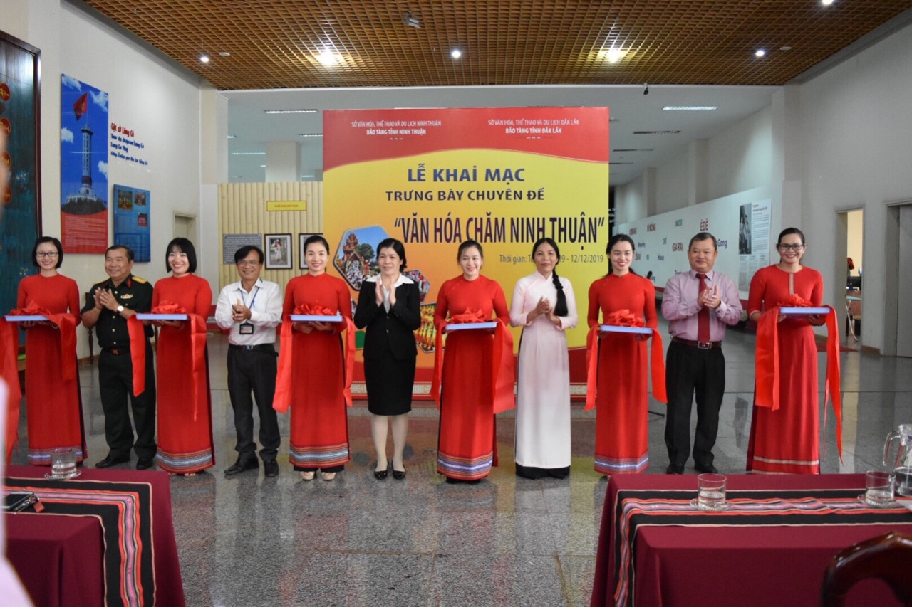 khai mac trung bay chuyen de van hoa cham ninh thuan