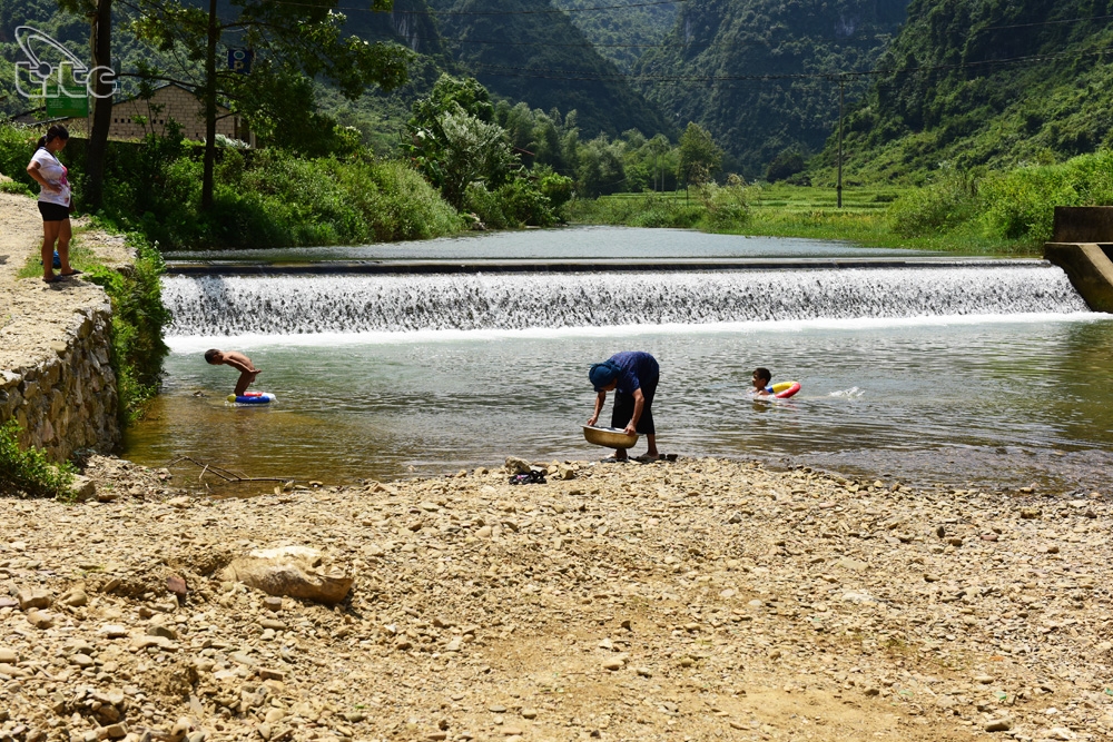 nhung ngoi nha san da tram tuoi o vung bien cuong