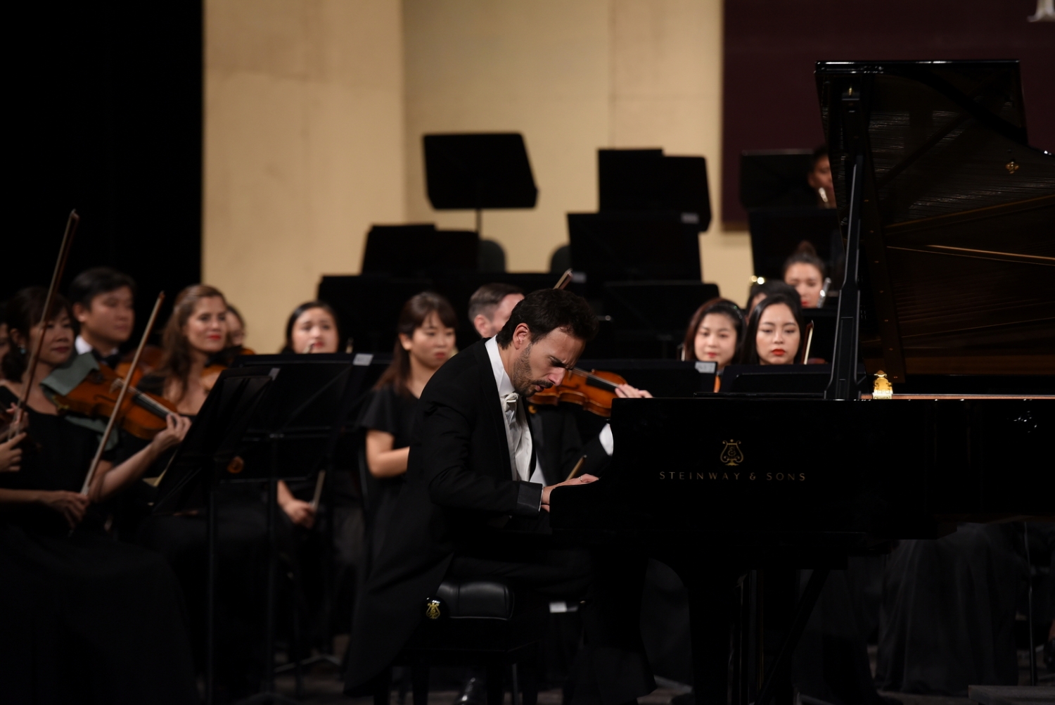 nhac truong ovilier ochanine va danh cam ivan martin thang hoa cung emperor concerto