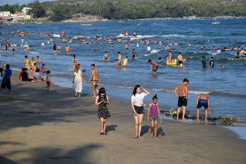 Phan Thiết công bố các khu vực tắm biển an toàn