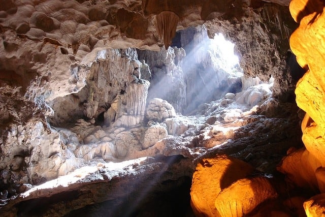 Hang Cẩu Quây - Sửng sốt 