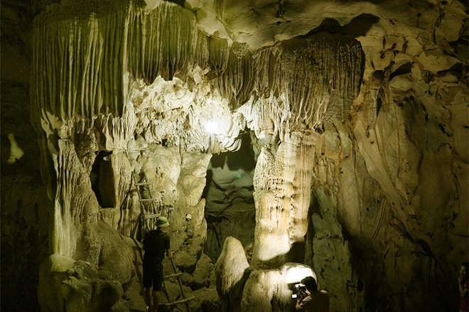 Hang Cẩu Quây - Sửng sốt 