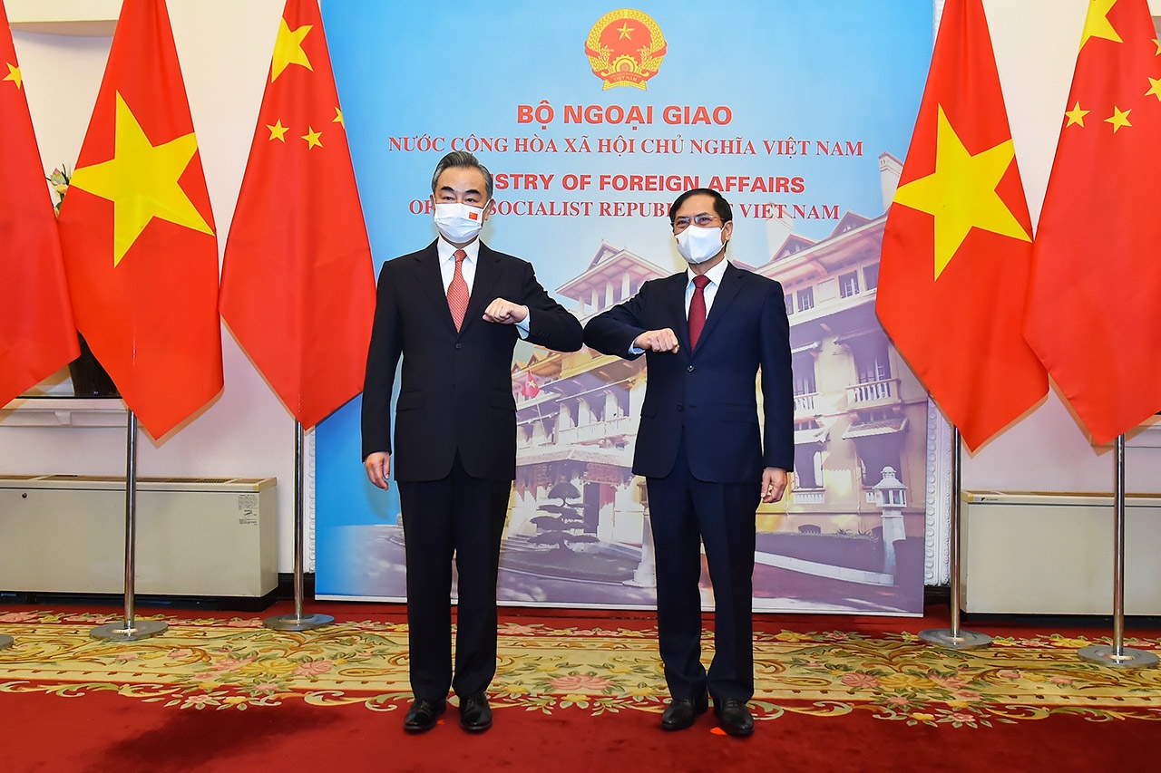 Bộ trưởng Ngoại giao Bùi Thanh Sơn hội đàm với Bộ trưởng Ngoại giao Trung Quốc Vương Nghị