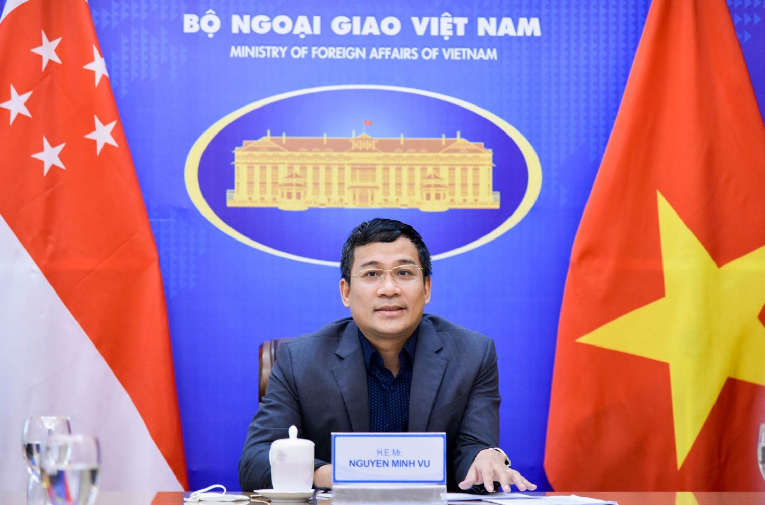 Thứ trưởng Ngoại giao Nguyễn Minh Vũ hội đàm với Bí thư thường trực Bộ Ngoại giao Singapore