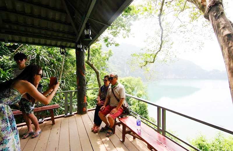 Tiềm năng du lịch từ các hồ, áng trên Vịnh Hạ Long