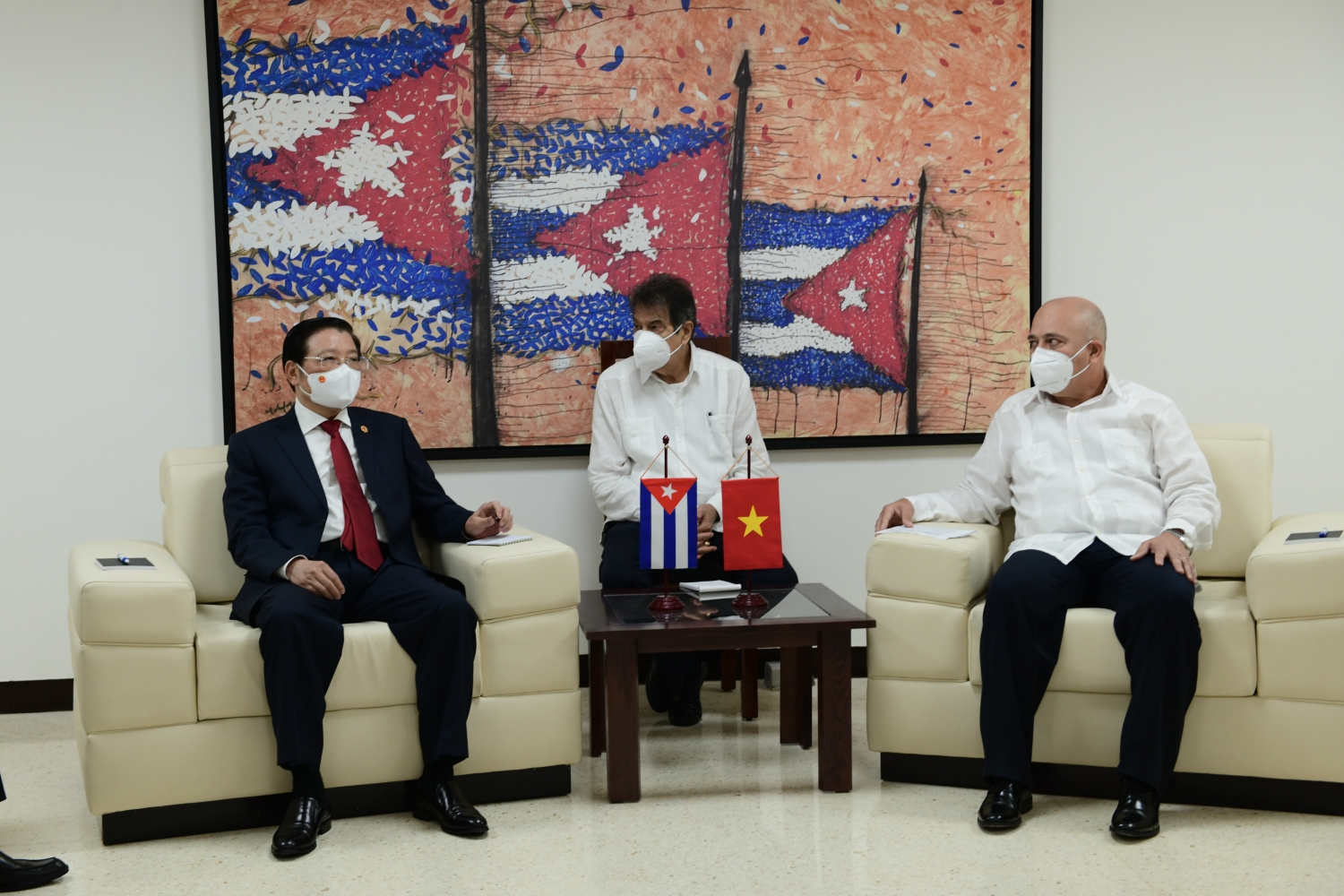 Đẩy mạnh trao đổi kinh nghiệm trong công tác xây dựng Đảng giữa Việt Nam - Cuba