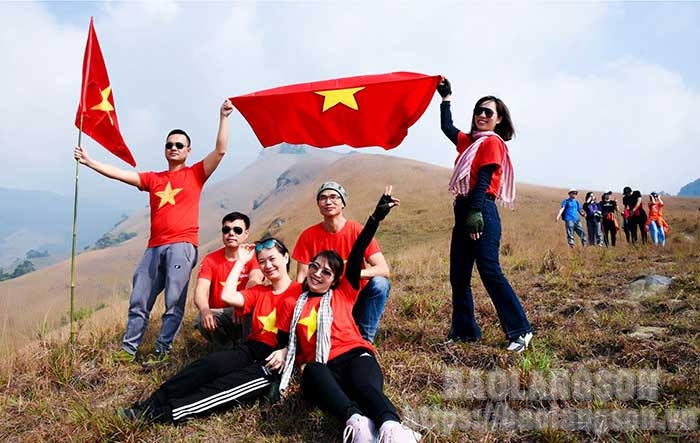 Khai thác tiềm năng du lịch trekking ở Mẫu Sơn Khai thác tiềm năng du lịch trekking ở Mẫu Sơn