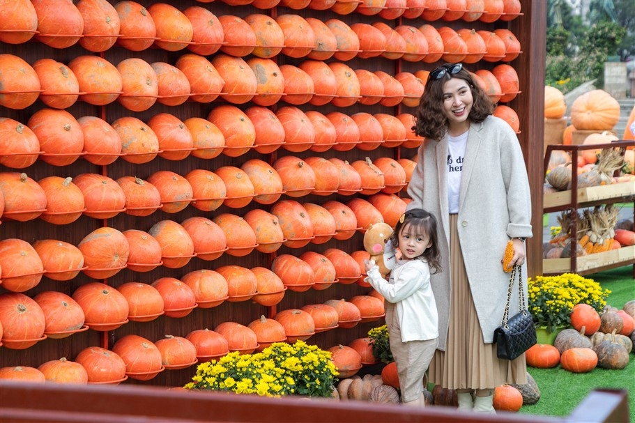 happy halloween du khach mien trung tay nguyen tiep tuc huong muc gia uu dai toi hon 60 khi toi ba na hills
