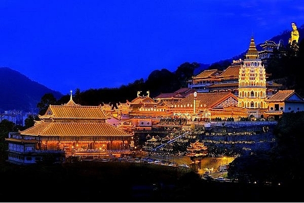 cuc lac tu ngoi chua lon nhat dong nam a o malaysia