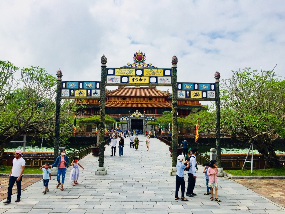 Thừa Thiên Huế mở cửa phục vụ du khách tham quan ngoài trời một số điểm di tích