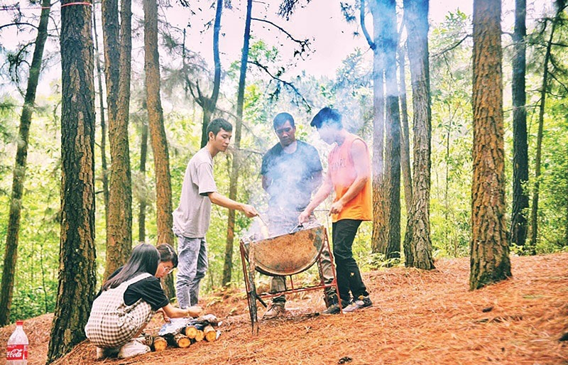 Núi Hàm Lợn - Chốn hoang sơ thú vị Núi Hàm Lợn - Chốn hoang sơ thú vị