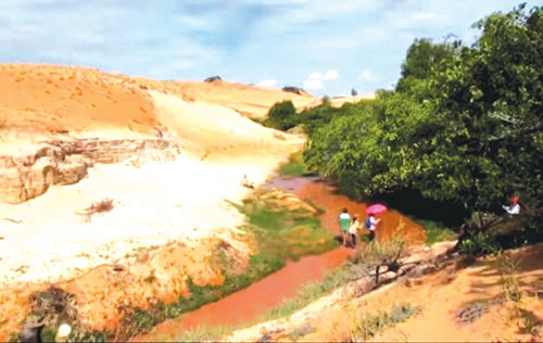 “Đánh thức” thắng cảnh suối Dứa “Đánh thức” thắng cảnh suối Dứa