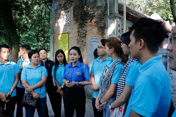 thanh nien tim giai phap doi moi thuc day du lich lao cai