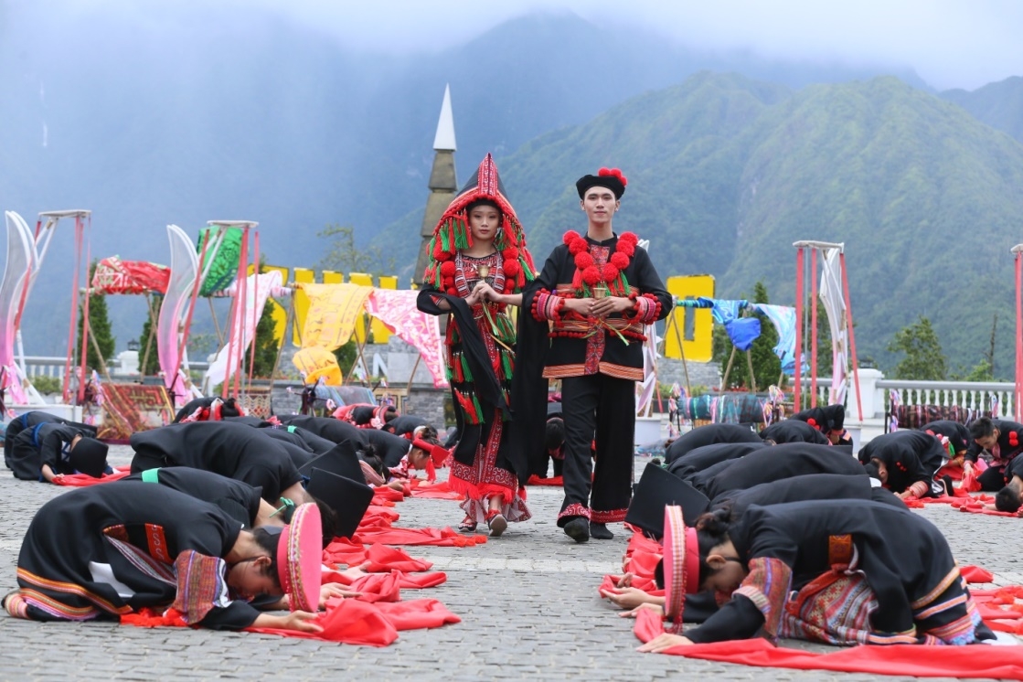 phat trien du lich ben vung nho dac san van hoa