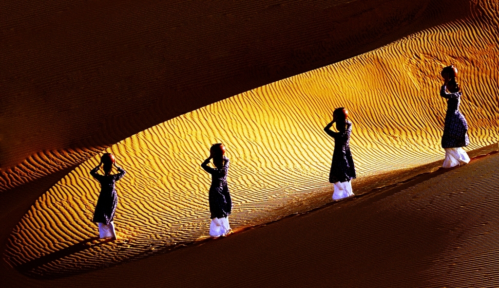 Xếp hạng di tích cấp tỉnh cho thắng cảnh Đồi cát bay Mũi Né xep hang di tich cap tinh cho thang canh doi cat bay mui ne