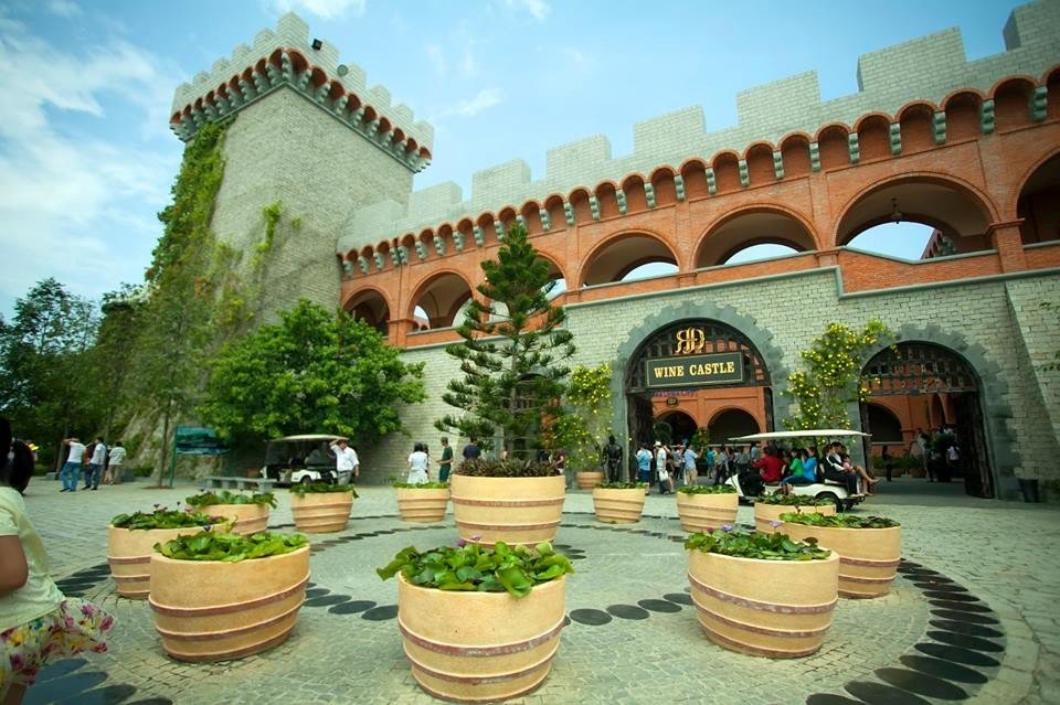 du lich mui ne dung quen ghe qua lau dai ruou vang rd