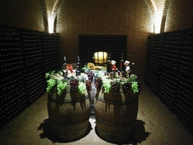 du lich mui ne dung quen ghe qua lau dai ruou vang rd