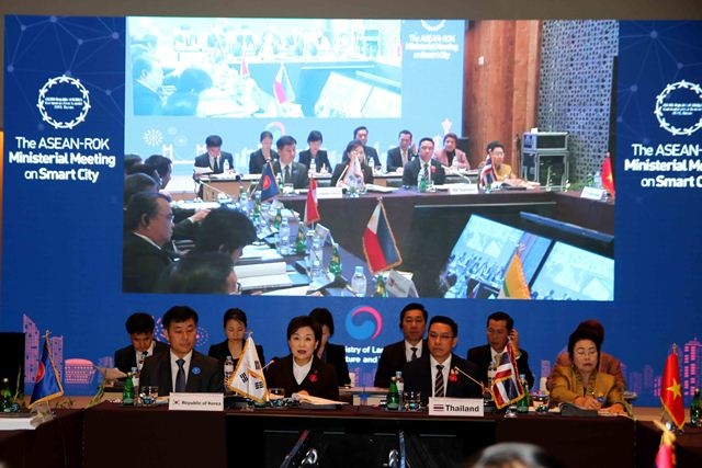 khai mac hoi nghi bo truong asean han quoc ve do thi thong minh