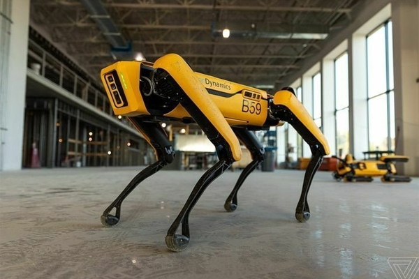 Robot thợ cơ khí đầu tiên trên giàn khoan dầu khí