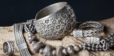 Xu hướng giảm tiếp tục được duy trì trên thị trường kim loại quý