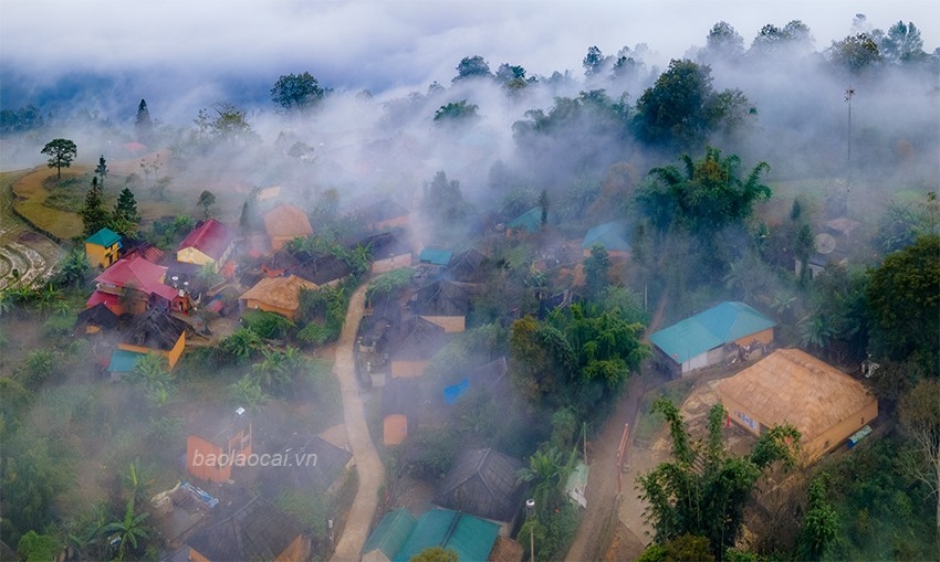 Huyền ảo mùa mây Y Tý