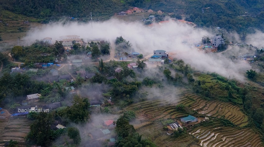 Huyền ảo mùa mây Y Tý