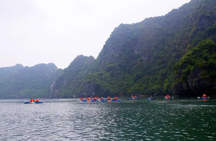Trải nghiệm vẻ đẹp Vịnh Hạ Long như thế nào? Trải nghiệm vẻ đẹp Vịnh Hạ Long như thế nào?