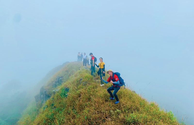 Chinh phục đỉnh Phia Po Chinh phục đỉnh Phia Po