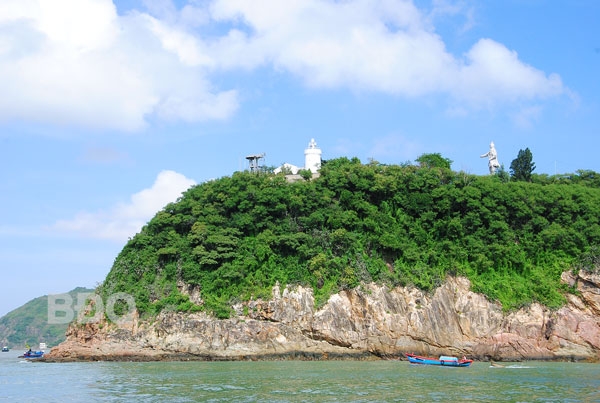 Hải Minh - Nghe sóng ru, nghe đá hát