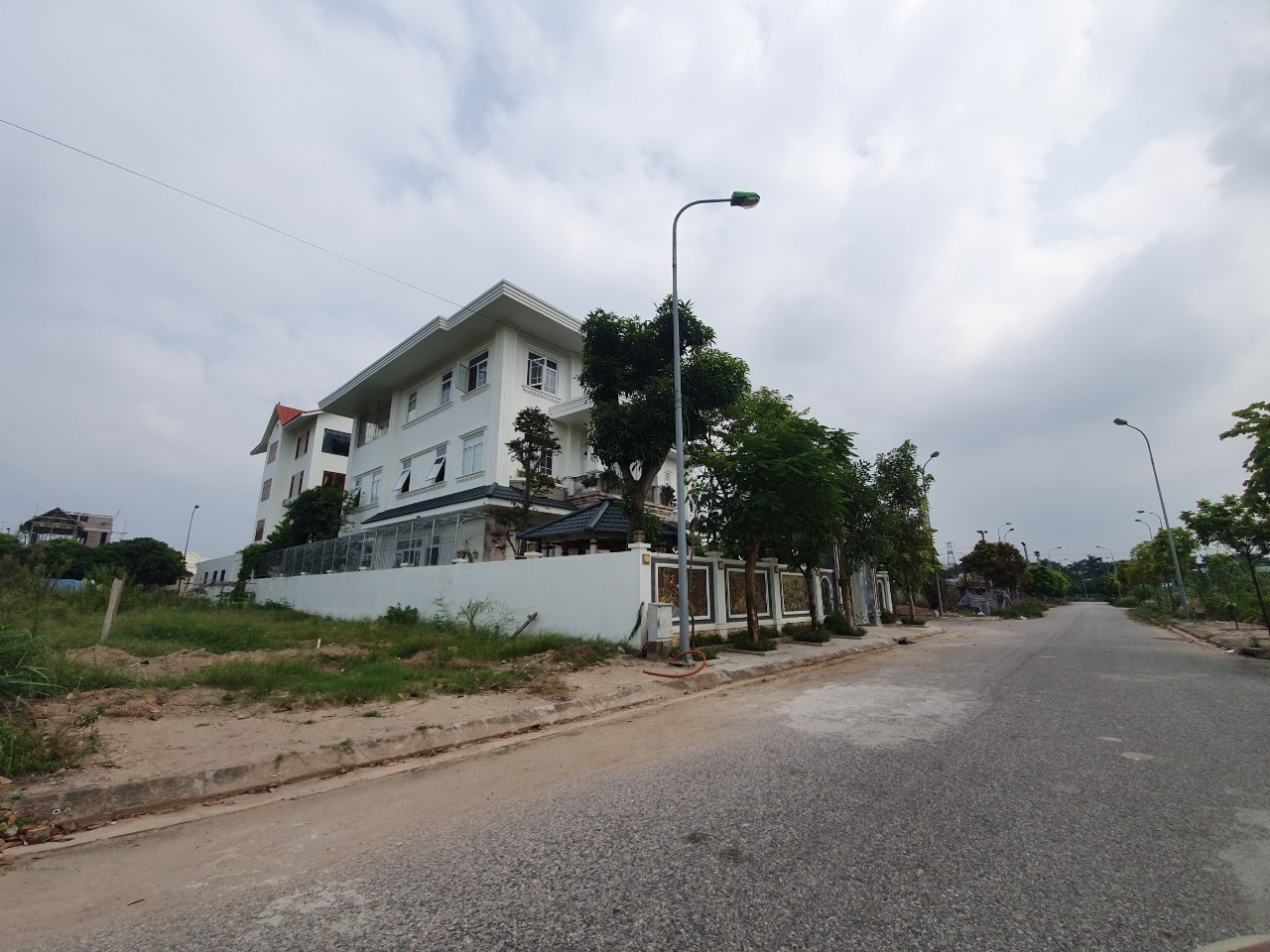bai 2 nhung giao dich bat thuong cua biet thu nghien cuu