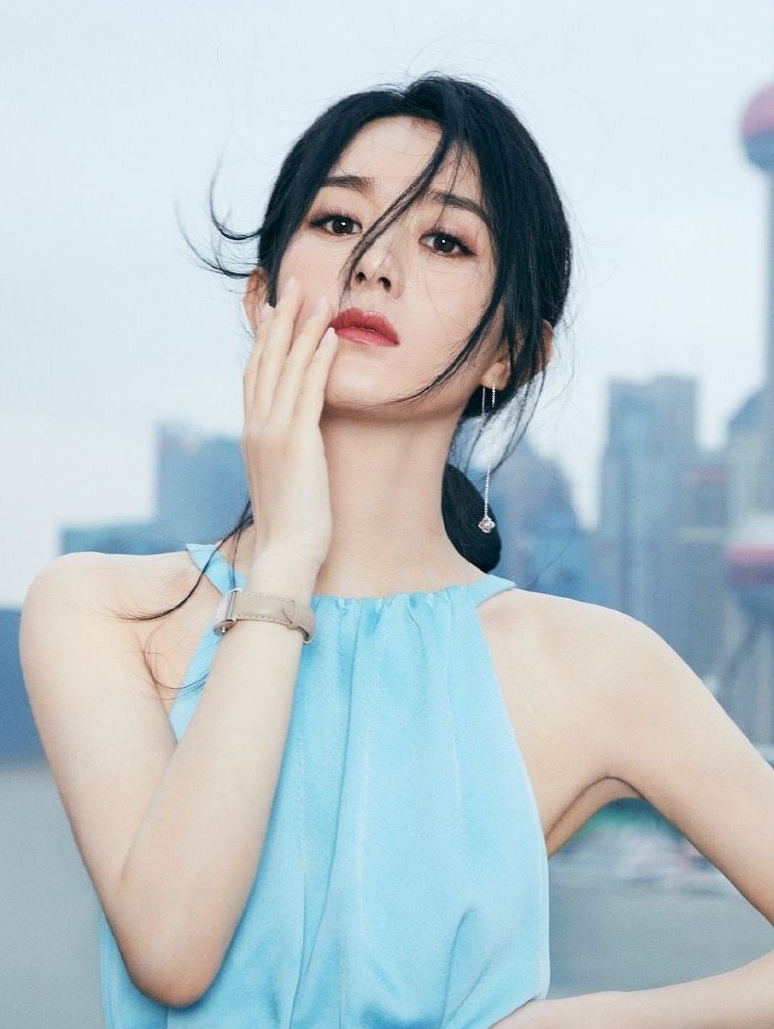 Sao Cbiz thay đổi kinh ngạc sau sinh, Triệu Lệ Dĩnh lột xác ngoạn mục