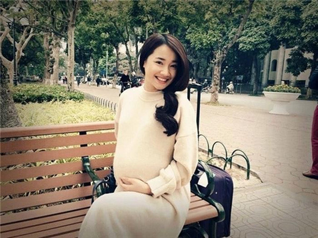 Những hình ảnh hiếm hoi của Nhã Phương lúc mang bầu khiến dân tình choáng ngợp