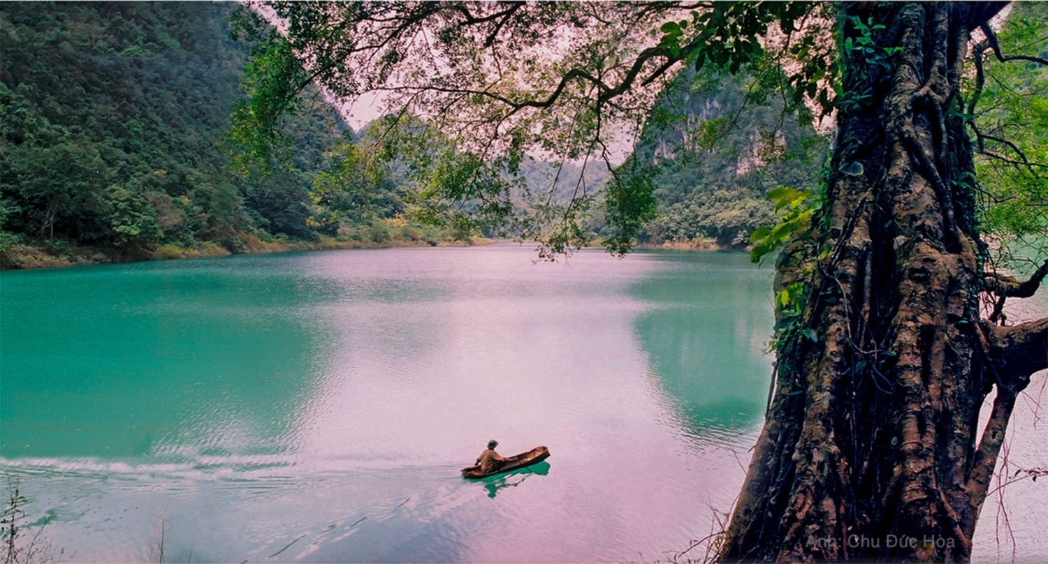 Những hồ nước thơ mộng ở Cao Bằng