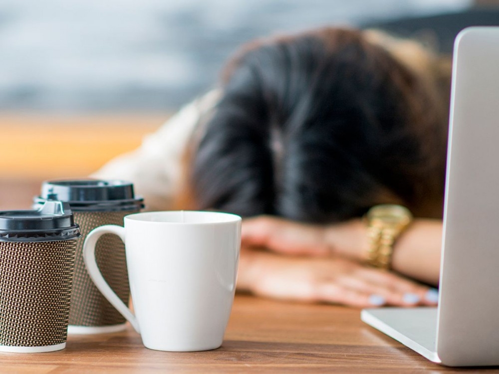 Vì sao uống cà phê đôi khi khiến bạn mệt mỏi?