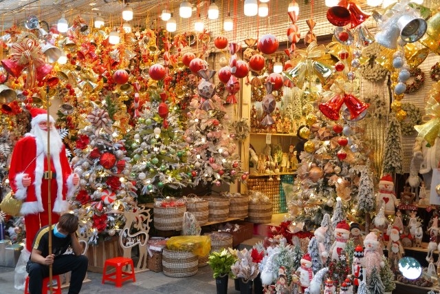 Phố Hàng Mã rực rỡ sắc màu trước Giáng sinh Phố Hàng Mã rực rỡ sắc màu trước Giáng sinh