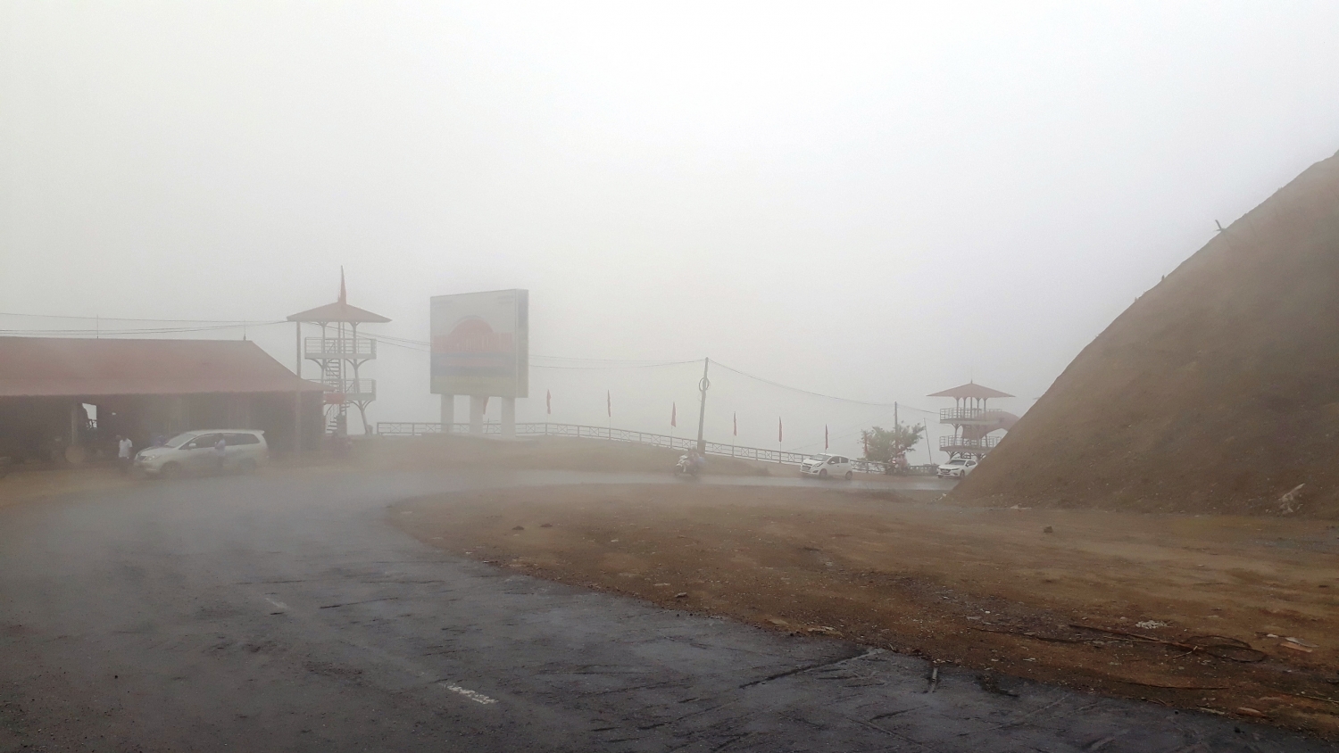 Khau Phạ - Cung đèo mờ sương Khau Phạ - Cung đèo mờ sương