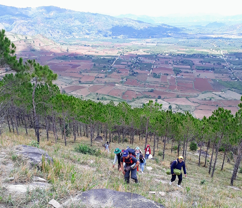 Những trải nghiệm thú vị chinh phục đỉnh núi Chư Nâm