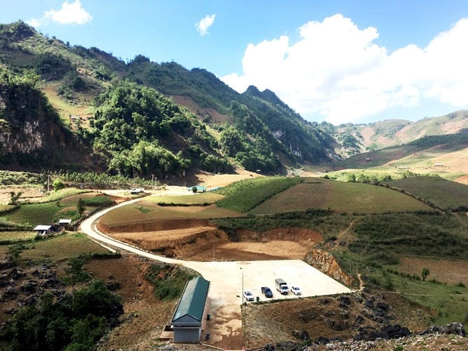 Ngỡ ngàng trước vẻ đẹp kỳ vĩ của hang động Khó Chua La