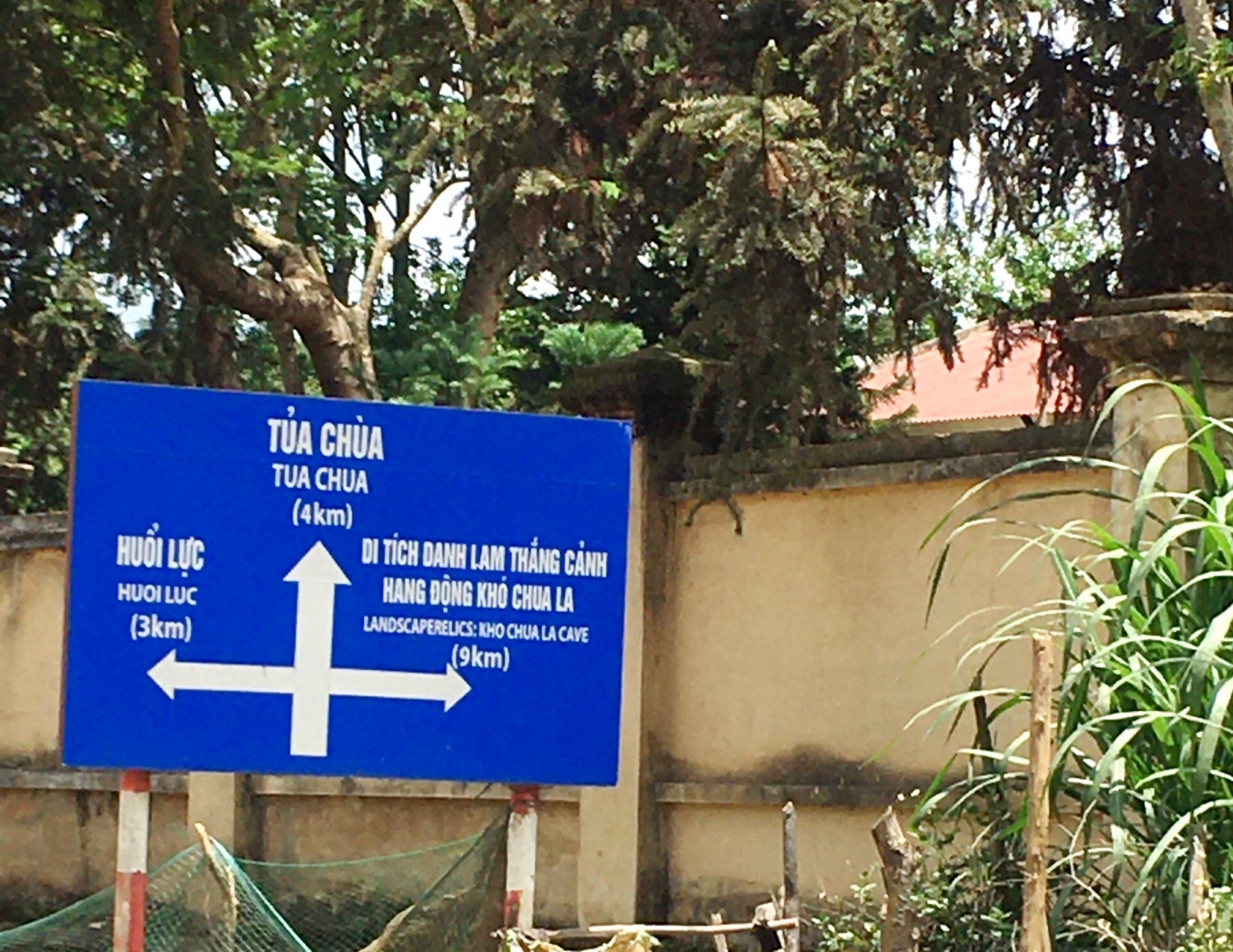 Ngỡ ngàng trước vẻ đẹp kỳ vĩ của hang động Khó Chua La