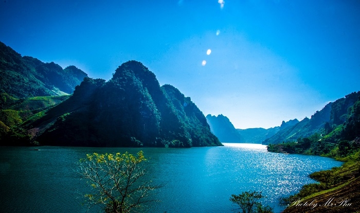 Lên Điện Biên ngắm biển mây trắng bồng bềnh giữa đất trời Lên Điện Biên ngắm biển mây trắng bồng bềnh giữa đất trời