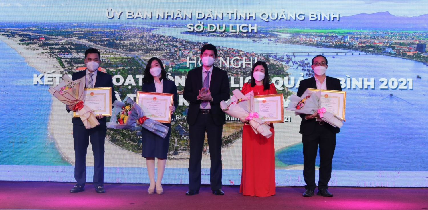 Truyền thông quốc tế đánh giá cao du lịch Quảng Bình trong năm 2021 Truyền thông quốc tế đánh giá cao du lịch Quảng Bình trong năm 2021