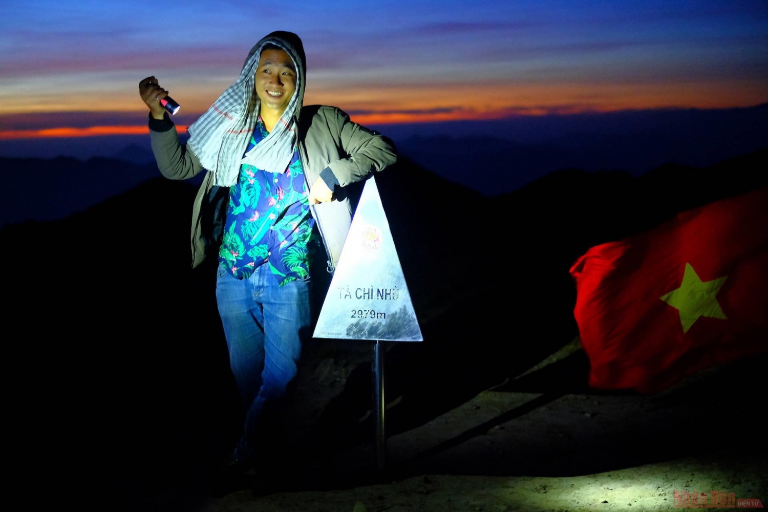 Tà Chì Nhù, cung đường chinh phục nóc nhà Yên Bái Tà Chì Nhù, cung đường chinh phục nóc nhà Yên Bái