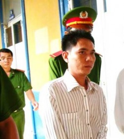 Thuyền trưởng trộn phân vào gạo rồi mang đi... xuất khẩu