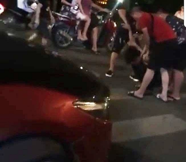 tam giu lai xe mazda ru ga gay mat antt quanh ho hoan kiem