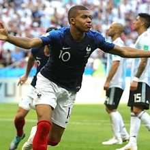 mbappe cuu phap thoat thua truoc iceland vao phut 90