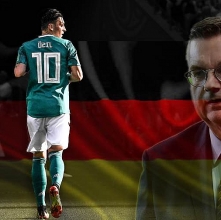 tien ve sieu sao cua arsenal mesut ozil bi tan cong bang dao