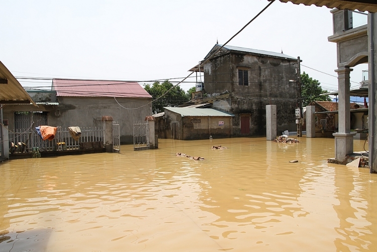 ngap lut o chuong my xuat hien ho sut lam nghieng nha dan