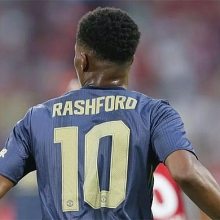 rashford duoc dua len may khi dt anh thang thuy si