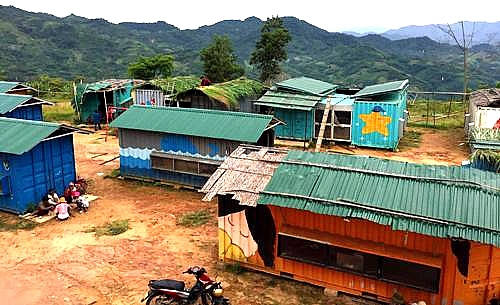 ky tuc xa bang container cua hoc sinh mien nui quang ngai