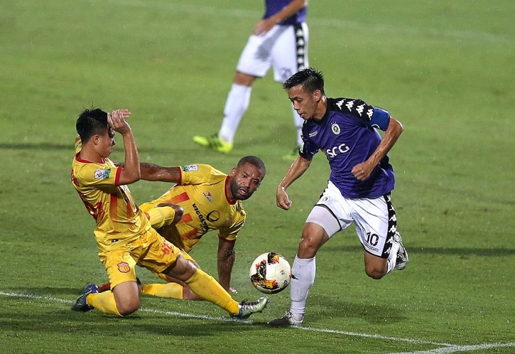 qua bong vang viet nam 2018 van quyet canh tranh voi quang hai